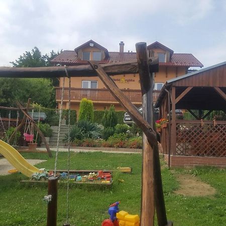 Apartman Zlata Rybka Podhajska Luaran gambar