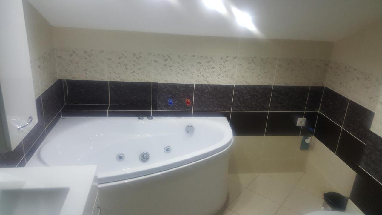 Apartman Zlata Rybka Podhajska Luaran gambar