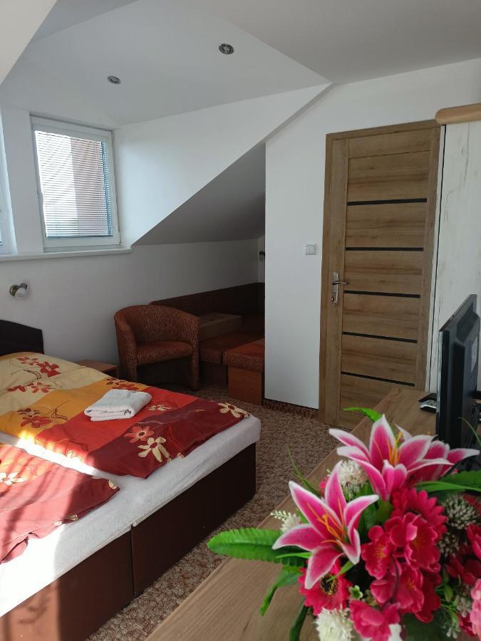 Apartman Zlata Rybka Podhajska Luaran gambar